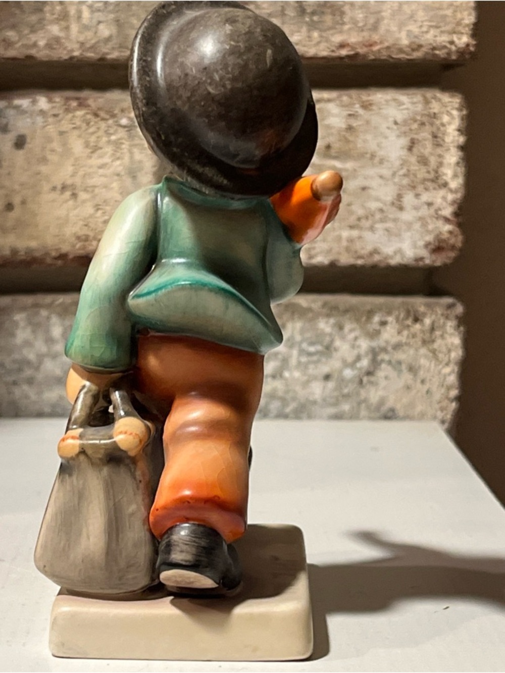 Goebel Hummel Merry Wanderer TM5 Figurine Boy with Bag and Umbrella - Picture 6 of 8
